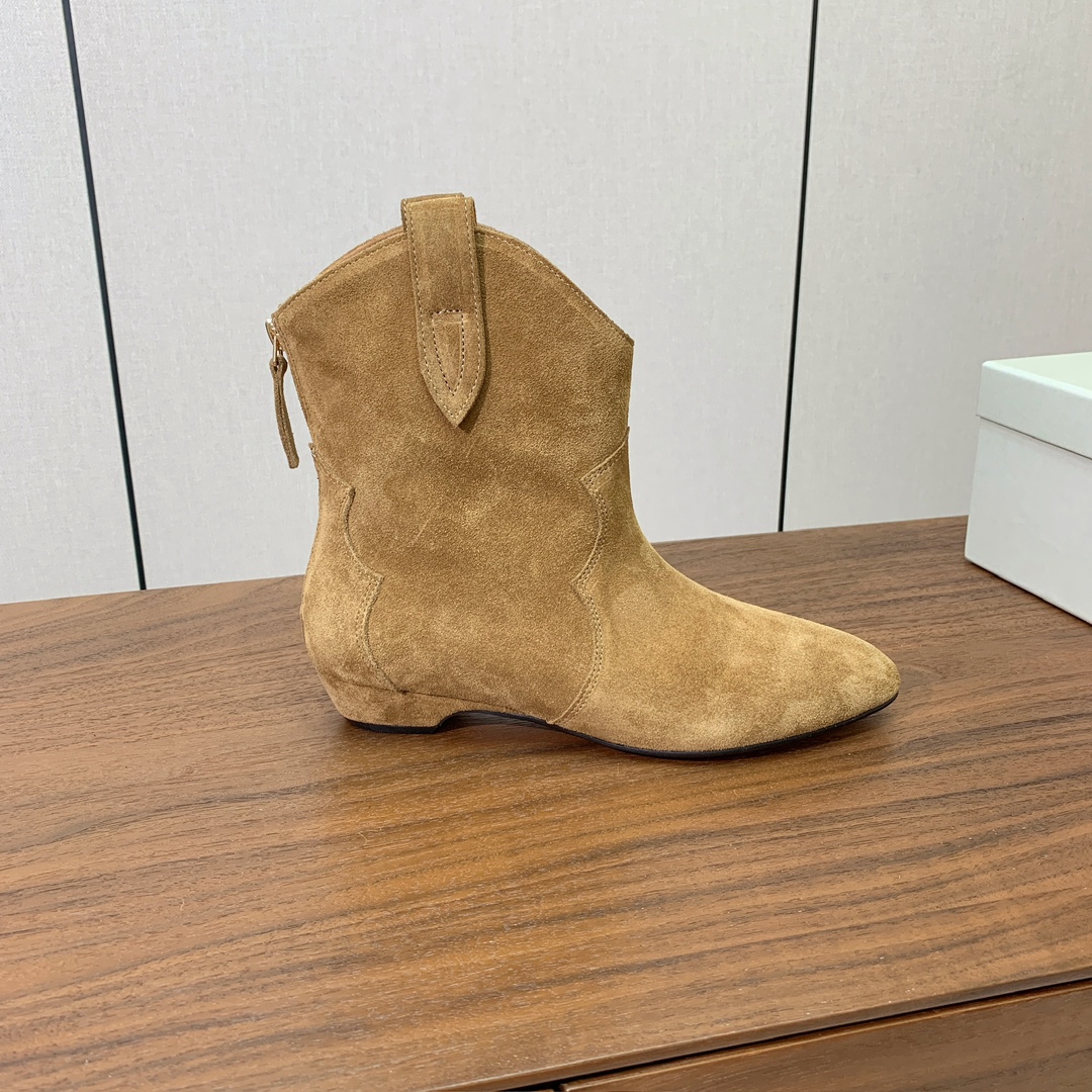 【BRUNELL* CUCINELL*】复古短靴。完全不挑腿型。超级显瘦又百搭。简直绝绝子。鞋面牛反绒，