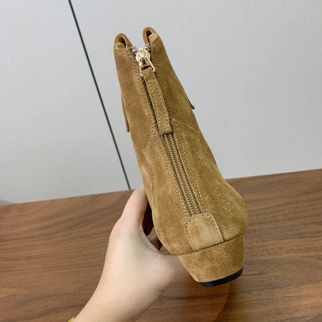 【BRUNELL* CUCINELL*】复古短靴。完全不挑腿型。超级显瘦又百搭。简直绝绝子。鞋面牛反绒，