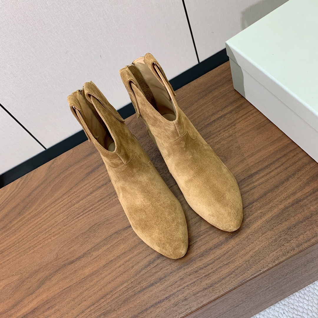 【BRUNELL* CUCINELL*】复古短靴。完全不挑腿型。超级显瘦又百搭。简直绝绝子。鞋面牛反绒，