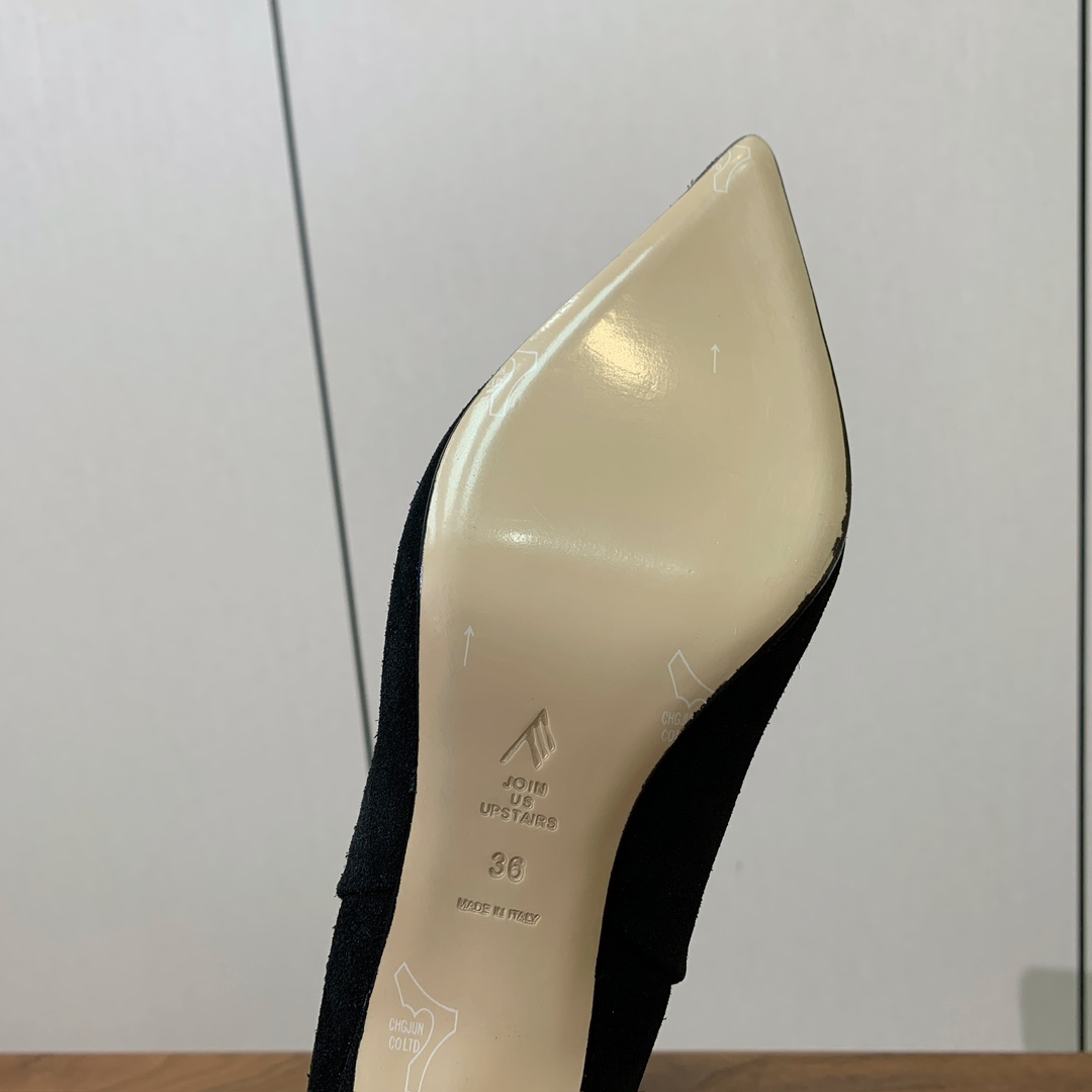 【The Attico】新品长靴。视觉盛宴、性感自由气质。面料牛皮、牛京。羊皮内里。真皮大底。跟高6.5