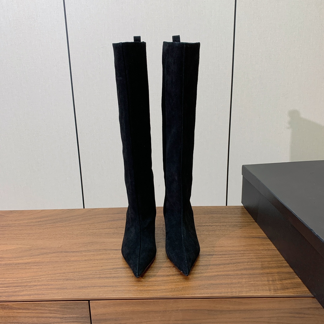 【The Attico】新品长靴。视觉盛宴、性感自由气质。面料牛皮、牛京。羊皮内里。真皮大底。跟高6.5