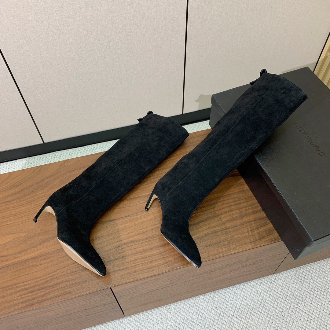 【The Attico】新品长靴。视觉盛宴、性感自由气质。面料牛皮、牛京。羊皮内里。真皮大底。跟高6.5