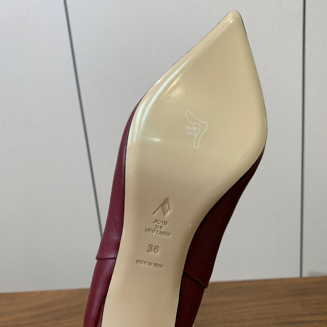 【The Attico】新品长靴。视觉盛宴、性感自由气质。面料牛皮、牛京。羊皮内里。真皮大底。跟高6.5