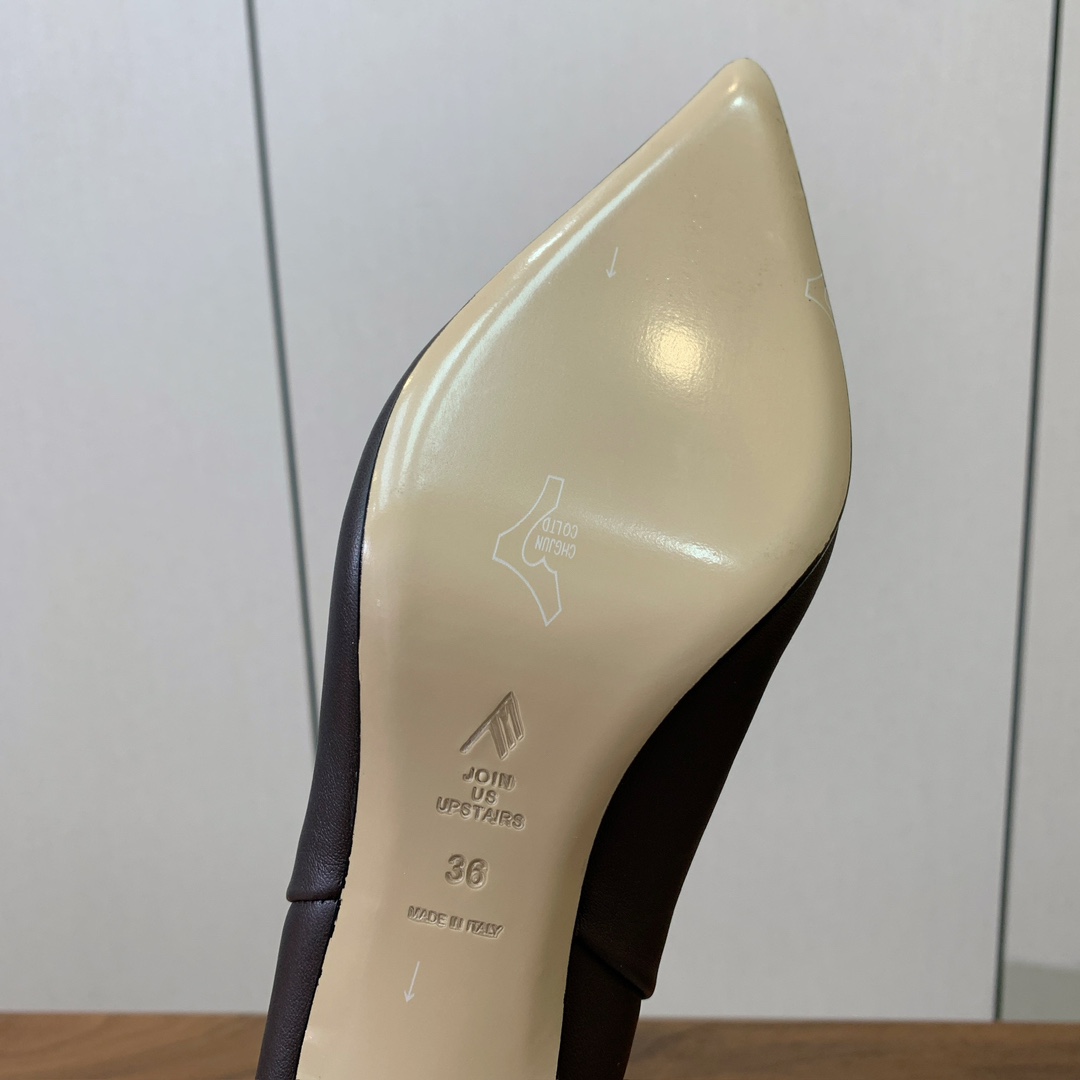 【The Attico】新品长靴。视觉盛宴、性感自由气质。面料牛皮、牛京。羊皮内里。真皮大底。跟高6.5