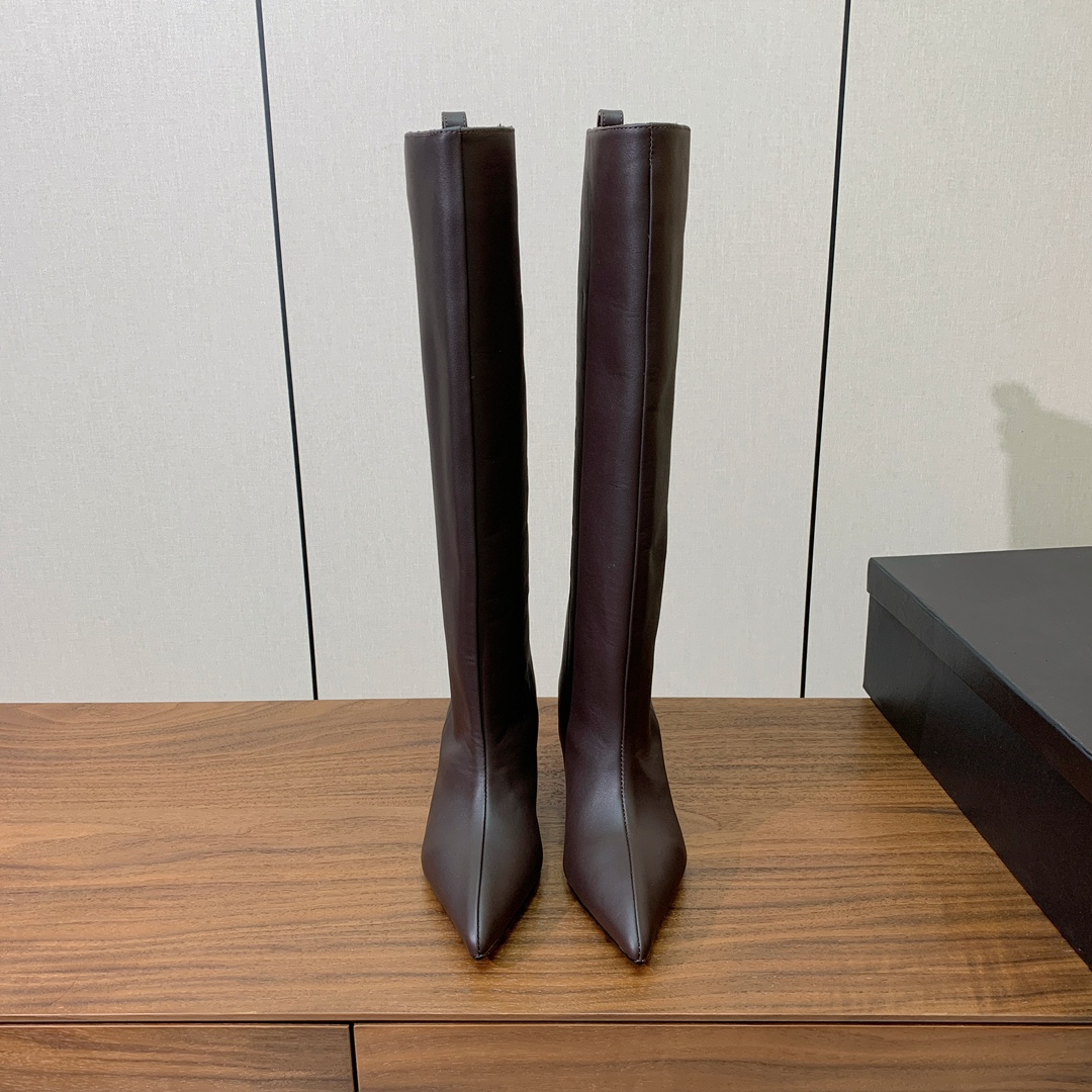 【The Attico】新品长靴。视觉盛宴、性感自由气质。面料牛皮、牛京。羊皮内里。真皮大底。跟高6.5