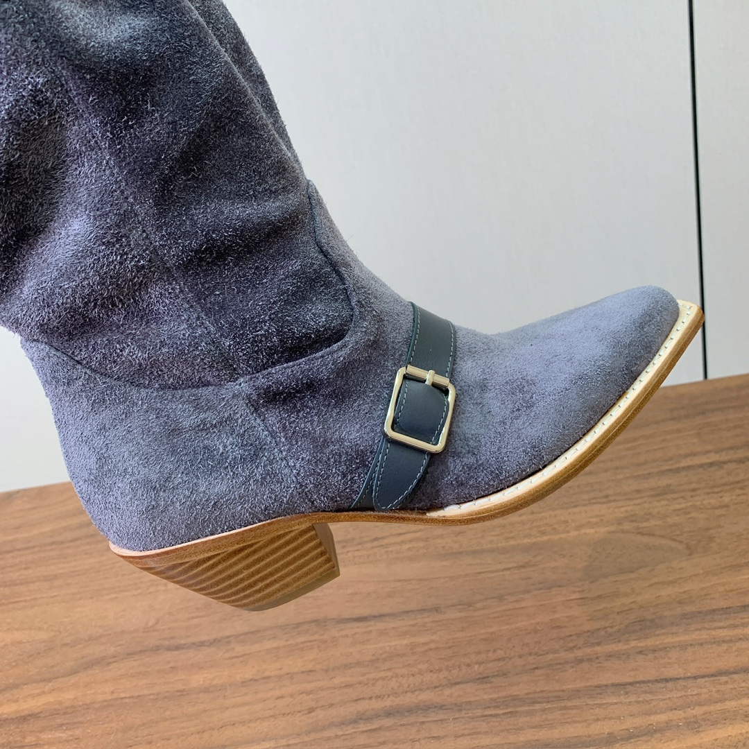 【R13】皮条长靴。简约百搭款。鞋面牛京、爆裂皮。牛皮内里，真皮大底。跟高5.5cm码数：35-42(4