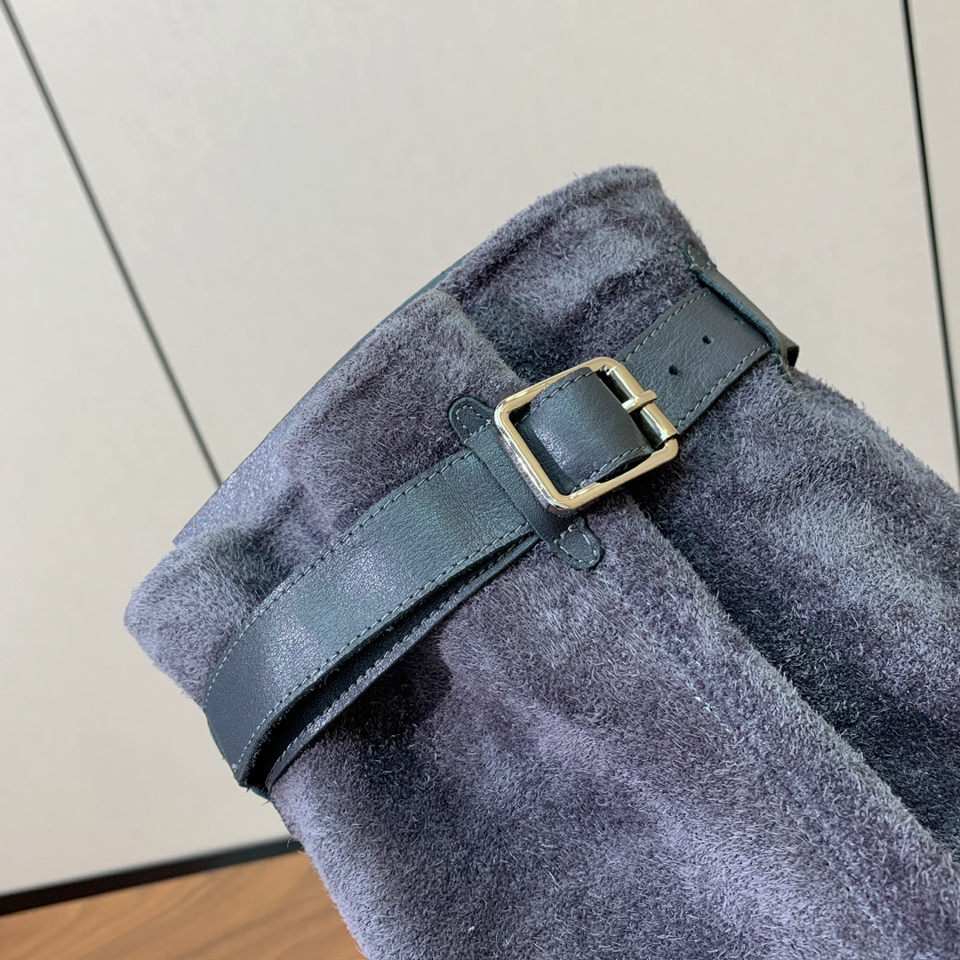 【R13】皮条长靴。简约百搭款。鞋面牛京、爆裂皮。牛皮内里，真皮大底。跟高5.5cm码数：35-42(4