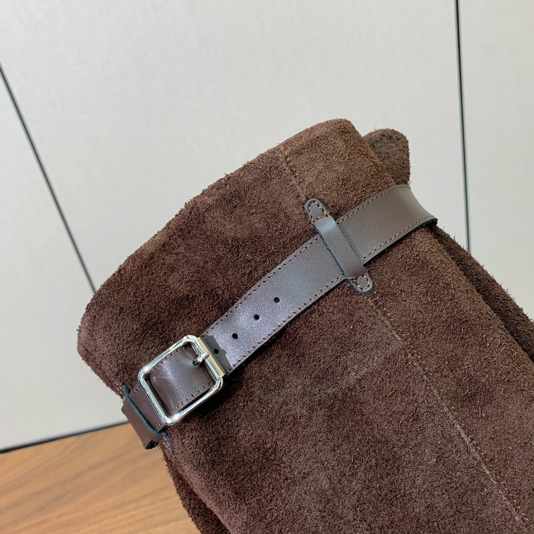 【R13】皮条长靴。简约百搭款。鞋面牛京、爆裂皮。牛皮内里，真皮大底。跟高5.5cm码数：35-42(4