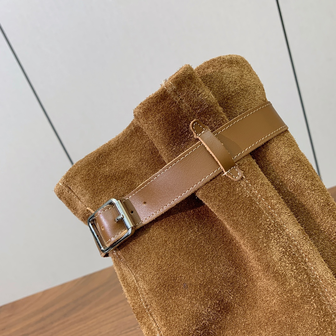 【R13】皮条长靴。简约百搭款。鞋面牛京、爆裂皮。牛皮内里，真皮大底。跟高5.5cm码数：35-42(4