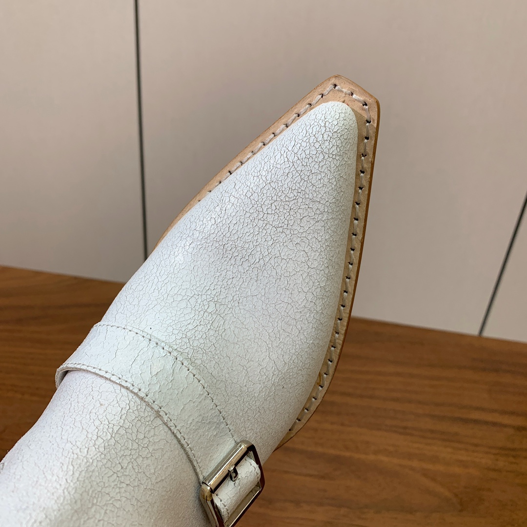 【R13】皮条长靴。简约百搭款。鞋面牛京、爆裂皮。牛皮内里，真皮大底。跟高5.5cm码数：35-42(4