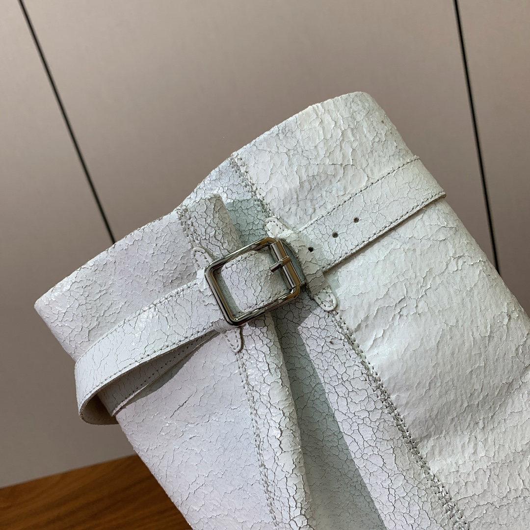 【R13】皮条长靴。简约百搭款。鞋面牛京、爆裂皮。牛皮内里，真皮大底。跟高5.5cm码数：35-42(4