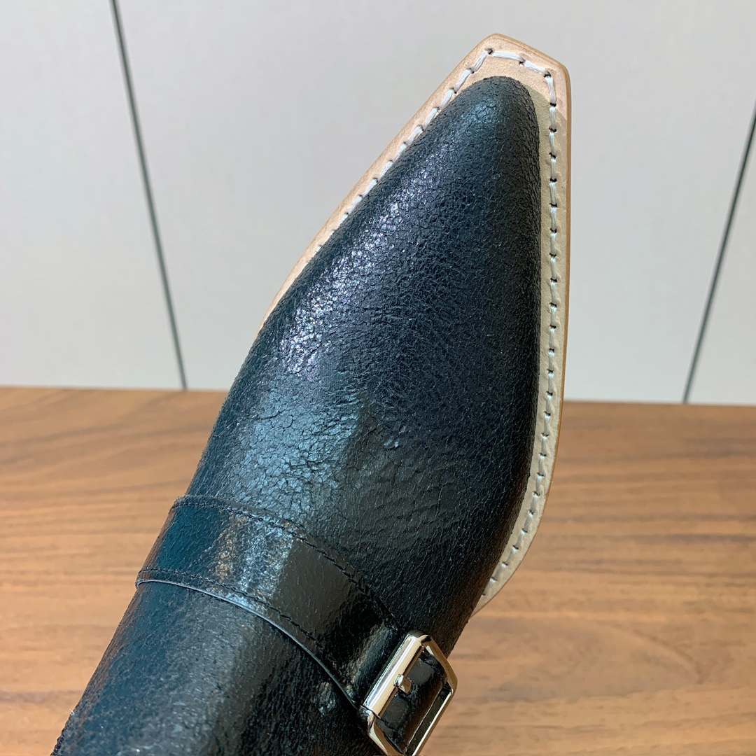 【R13】皮条长靴。简约百搭款。鞋面牛京、爆裂皮。牛皮内里，真皮大底。跟高5.5cm码数：35-42(4