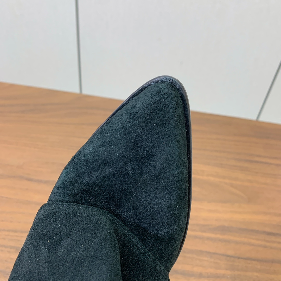 【L DALIN】复古短靴。优雅风格，创造不一样的感觉。鞋面牛京、牛皮，牛皮内里，真皮大底。跟高4.5c