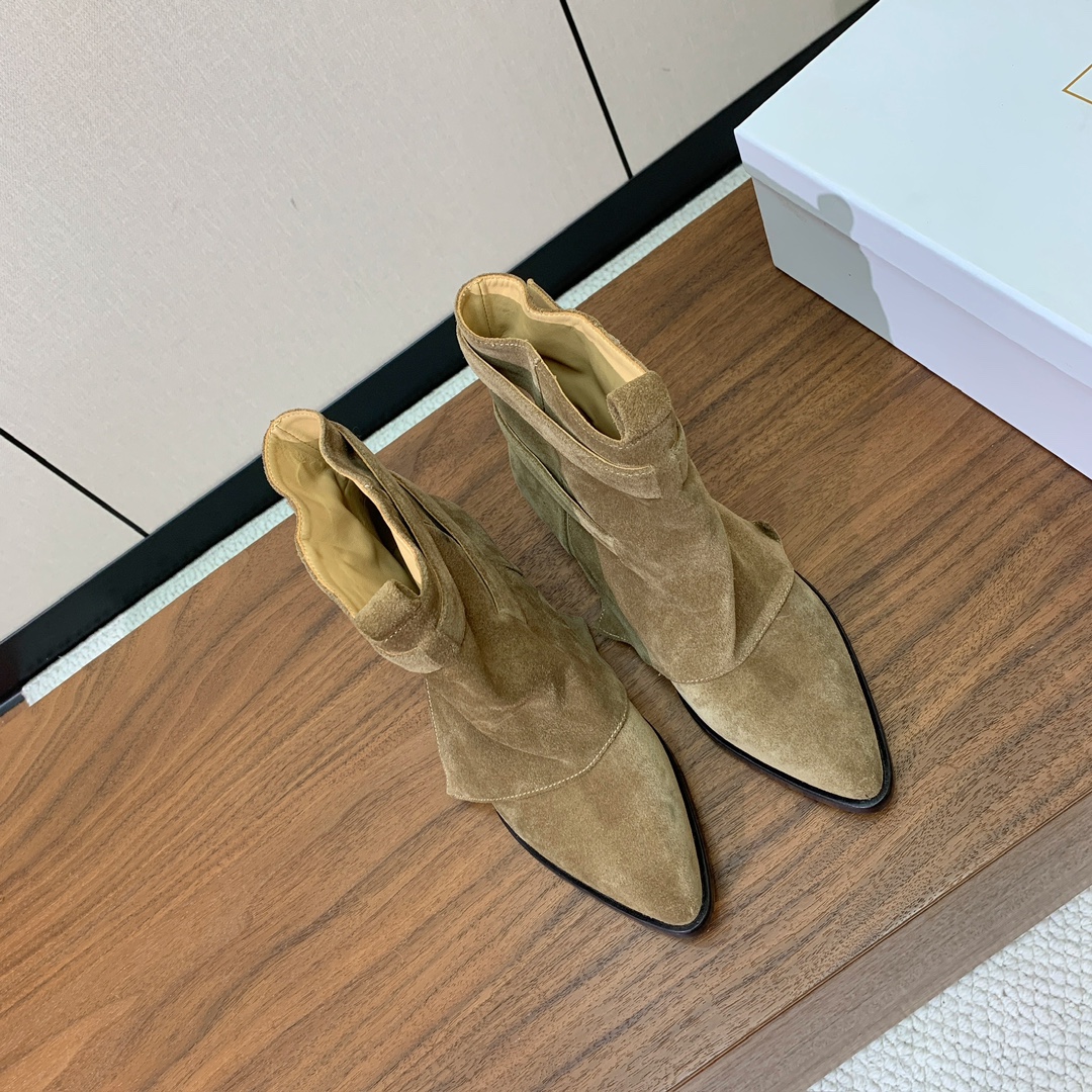 【L DALIN】复古短靴。优雅风格，创造不一样的感觉。鞋面牛京、牛皮，牛皮内里，真皮大底。跟高4.5c