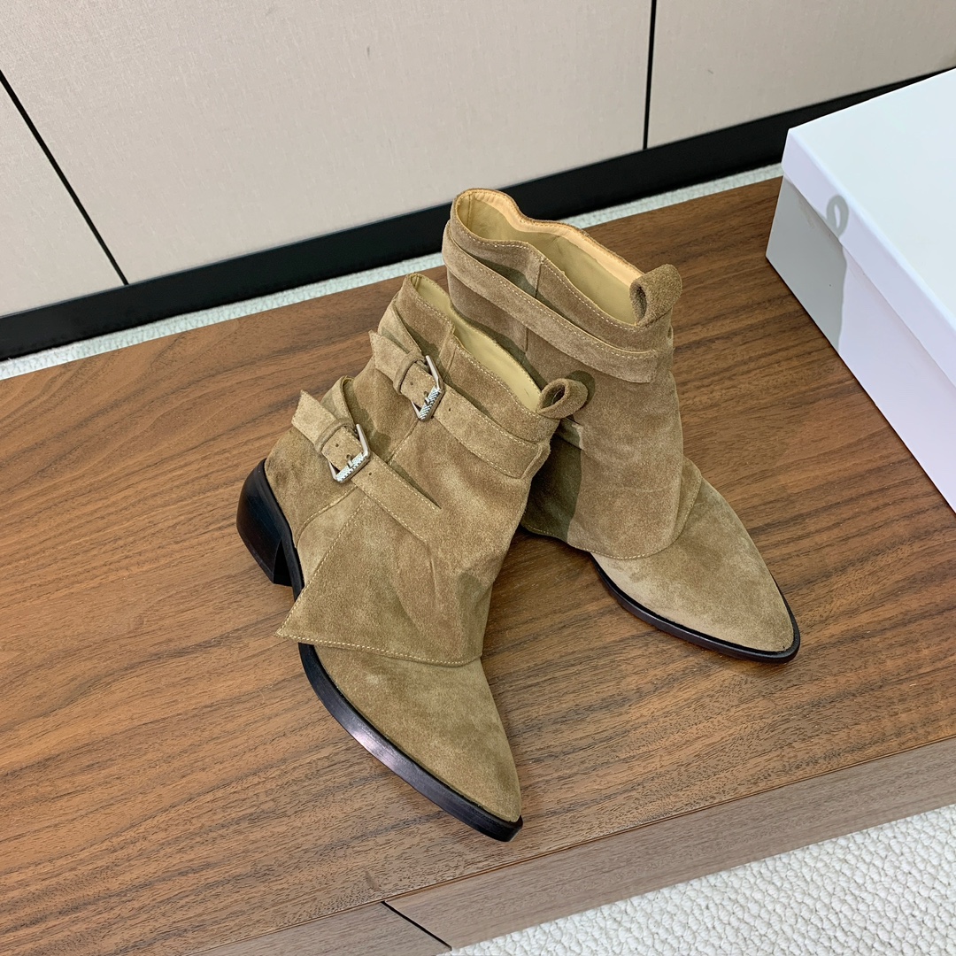 【L DALIN】复古短靴。优雅风格，创造不一样的感觉。鞋面牛京、牛皮，牛皮内里，真皮大底。跟高4.5c