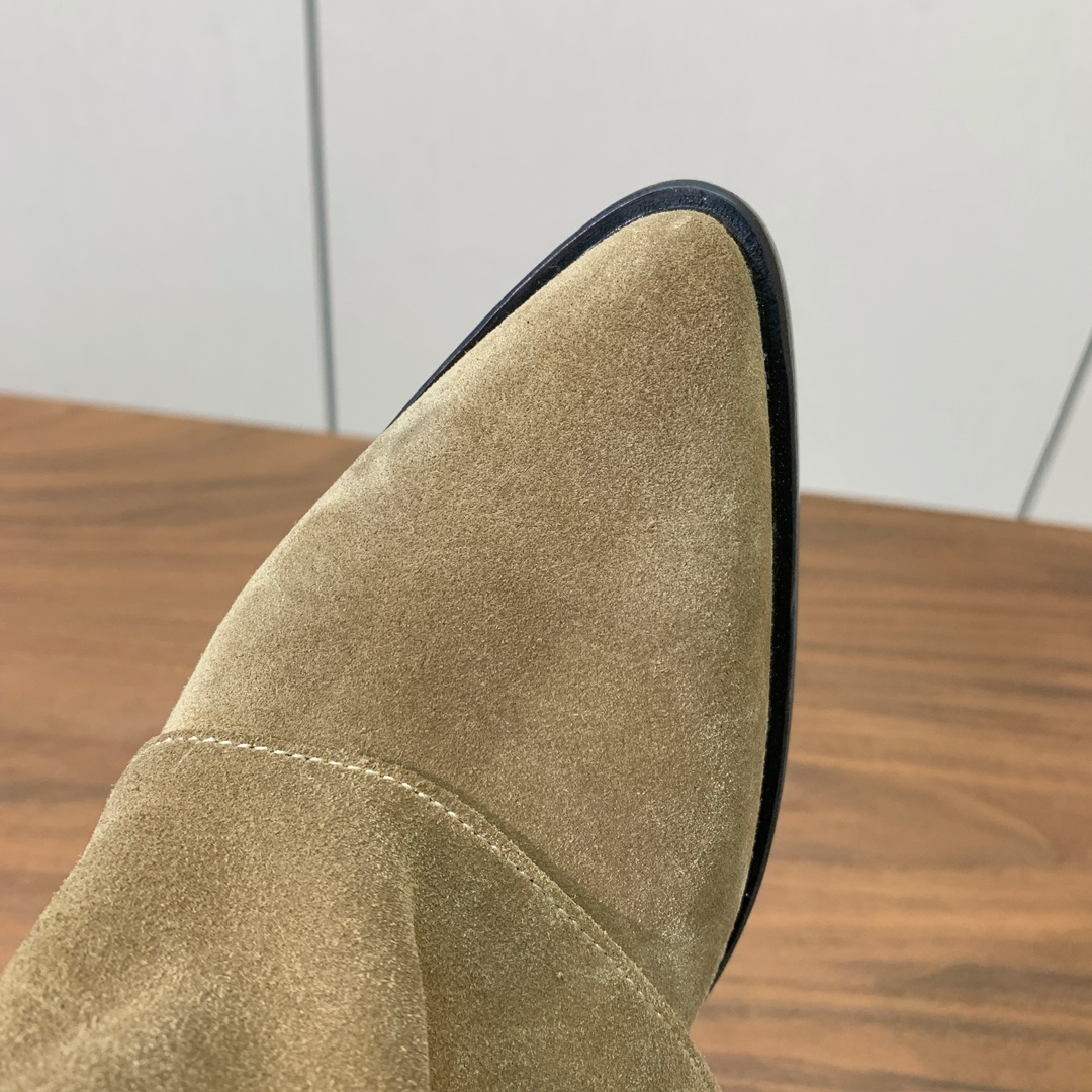 【L DALIN】复古短靴。优雅风格，创造不一样的感觉。鞋面牛京、牛皮，牛皮内里，真皮大底。跟高4.5c