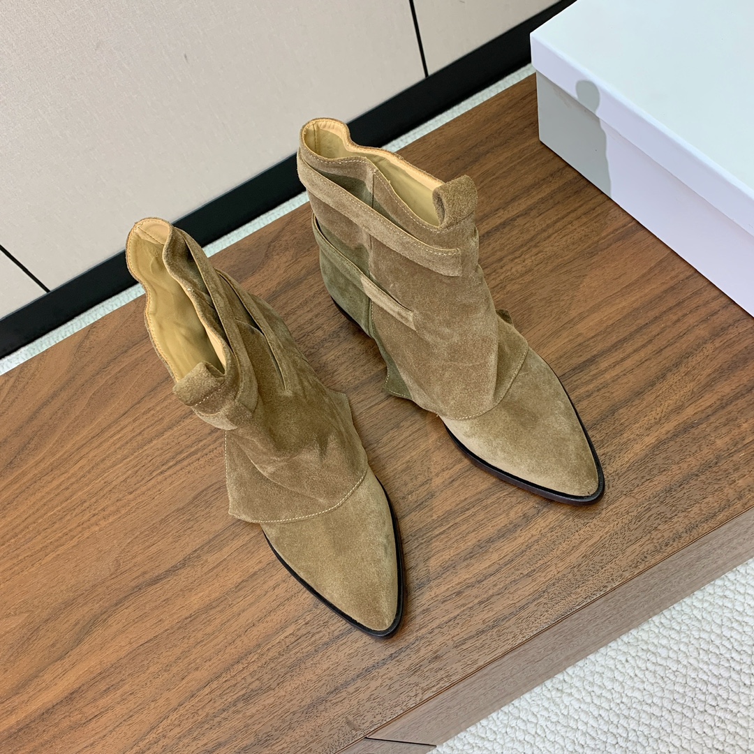 【L DALIN】复古短靴。优雅风格，创造不一样的感觉。鞋面牛京、牛皮，牛皮内里，真皮大底。跟高4.5c