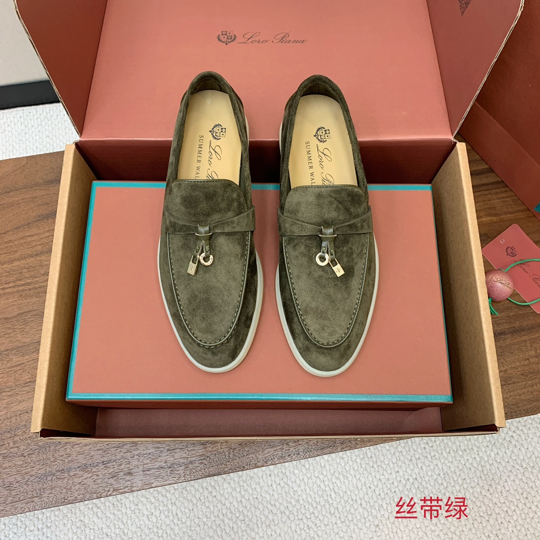 【Loro Piana】顶级版本锁边乐福鞋，原版一比一。品牌低调奢华柔软一贯纯色简约的设计风格。皮质柔软
