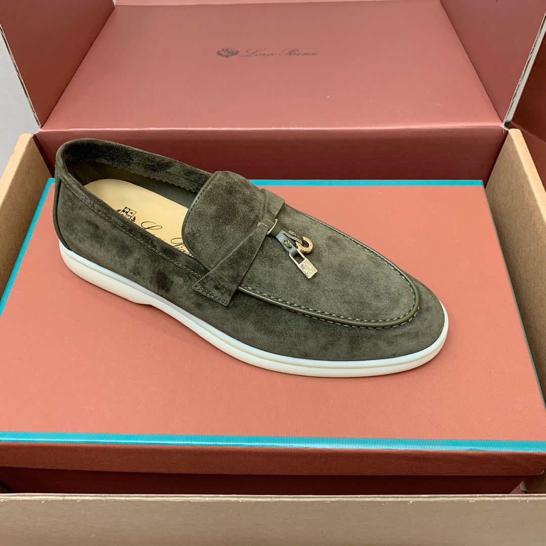 【Loro Piana】顶级版本锁边乐福鞋，原版一比一。品牌低调奢华柔软一贯纯色简约的设计风格。皮质柔软