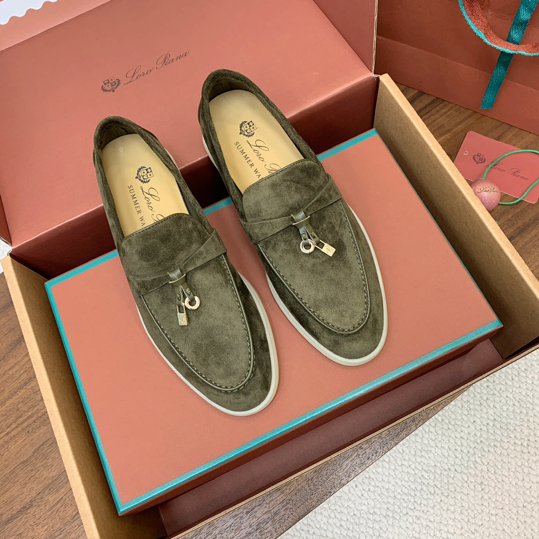 【Loro Piana】顶级版本锁边乐福鞋，原版一比一。品牌低调奢华柔软一贯纯色简约的设计风格。皮质柔软