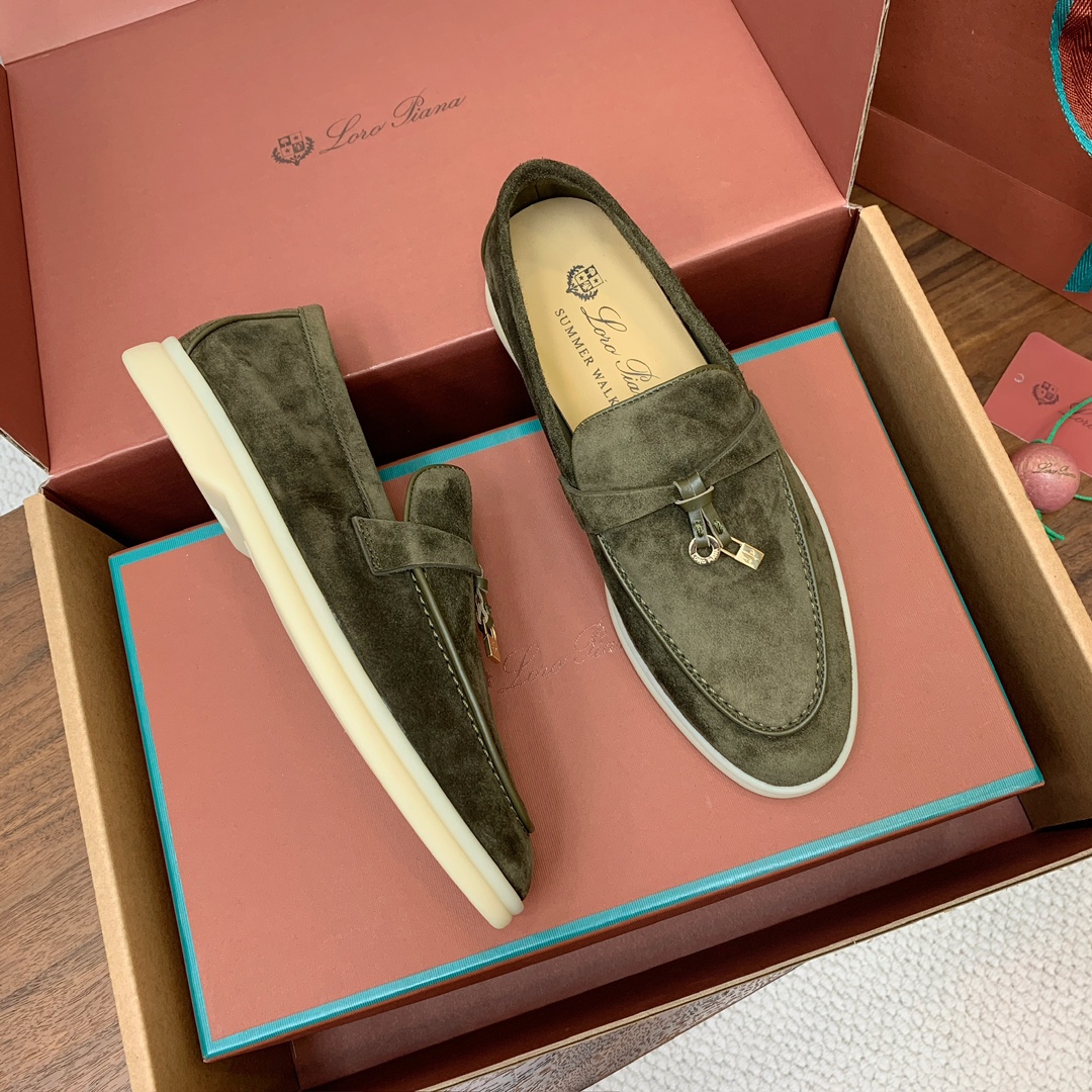 【Loro Piana】顶级版本锁边乐福鞋，原版一比一。品牌低调奢华柔软一贯纯色简约的设计风格。皮质柔软