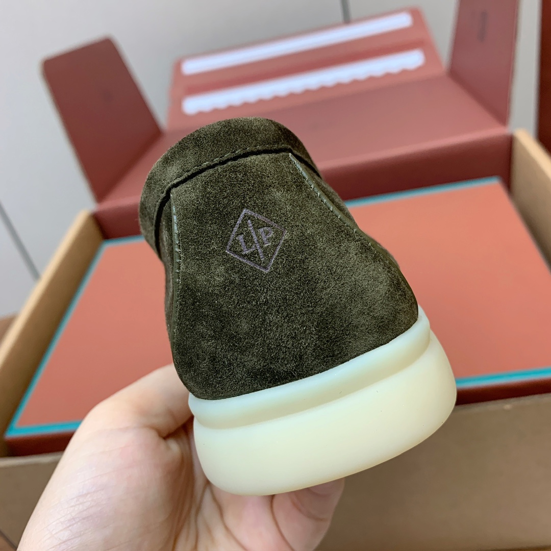 【Loro Piana】顶级版本锁边乐福鞋，原版一比一。品牌低调奢华柔软一贯纯色简约的设计风格。皮质柔软