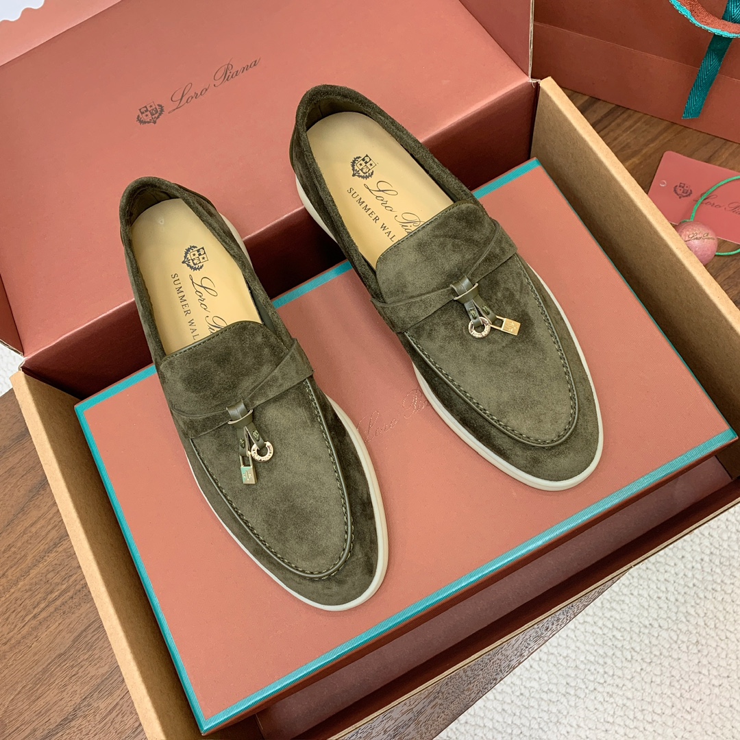 【Loro Piana】顶级版本锁边乐福鞋，原版一比一。品牌低调奢华柔软一贯纯色简约的设计风格。皮质柔软