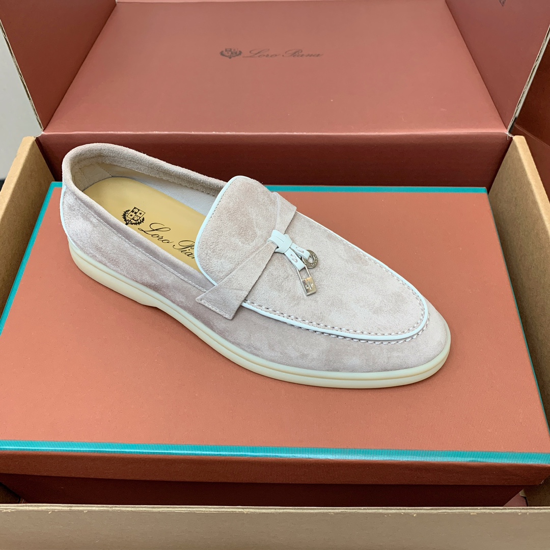 【Loro Piana】顶级版本锁边乐福鞋，原版一比一。品牌低调奢华柔软一贯纯色简约的设计风格。皮质柔软