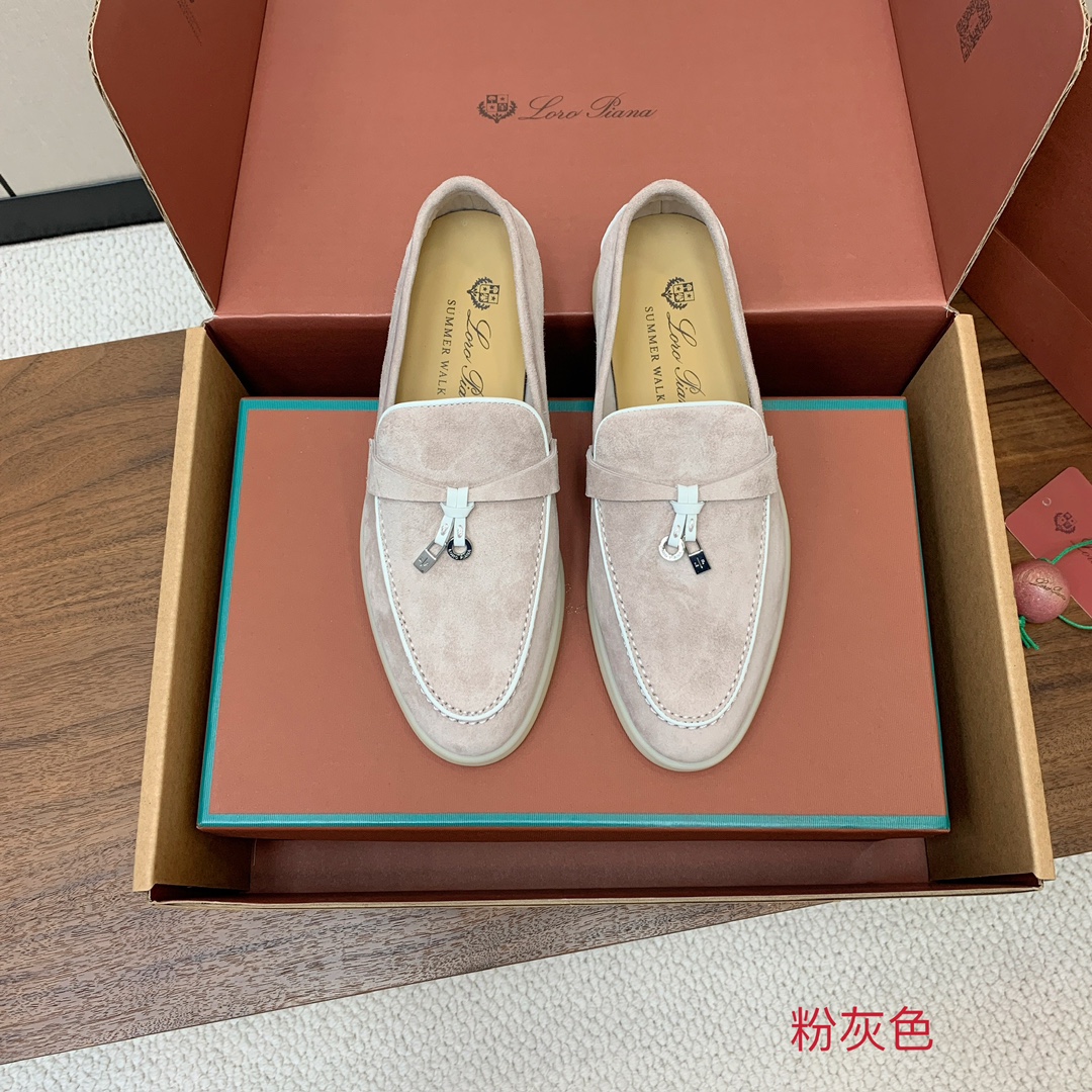 【Loro Piana】顶级版本锁边乐福鞋，原版一比一。品牌低调奢华柔软一贯纯色简约的设计风格。皮质柔软