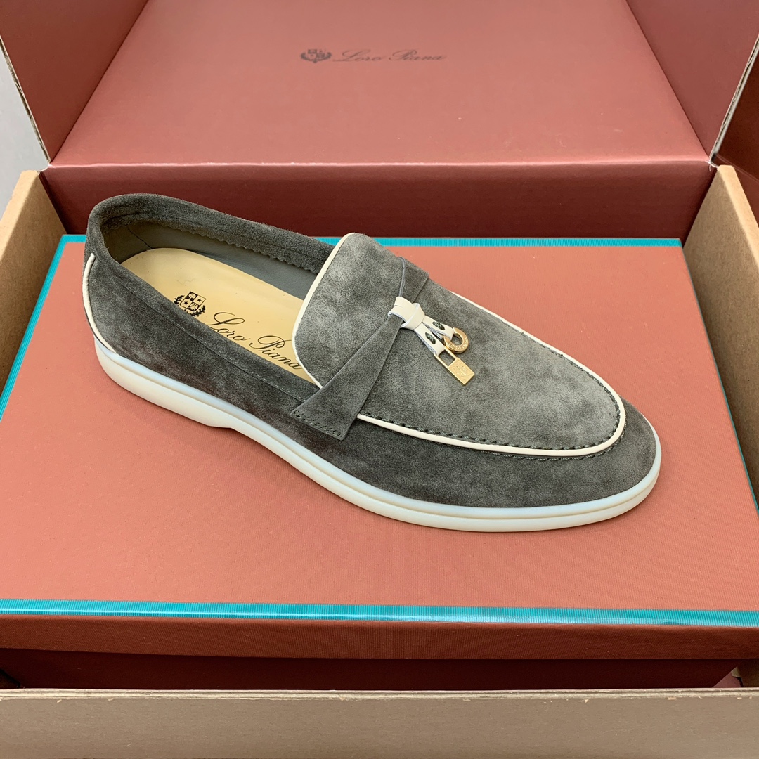 【Loro Piana】顶级版本锁边乐福鞋，原版一比一。品牌低调奢华柔软一贯纯色简约的设计风格。皮质柔软