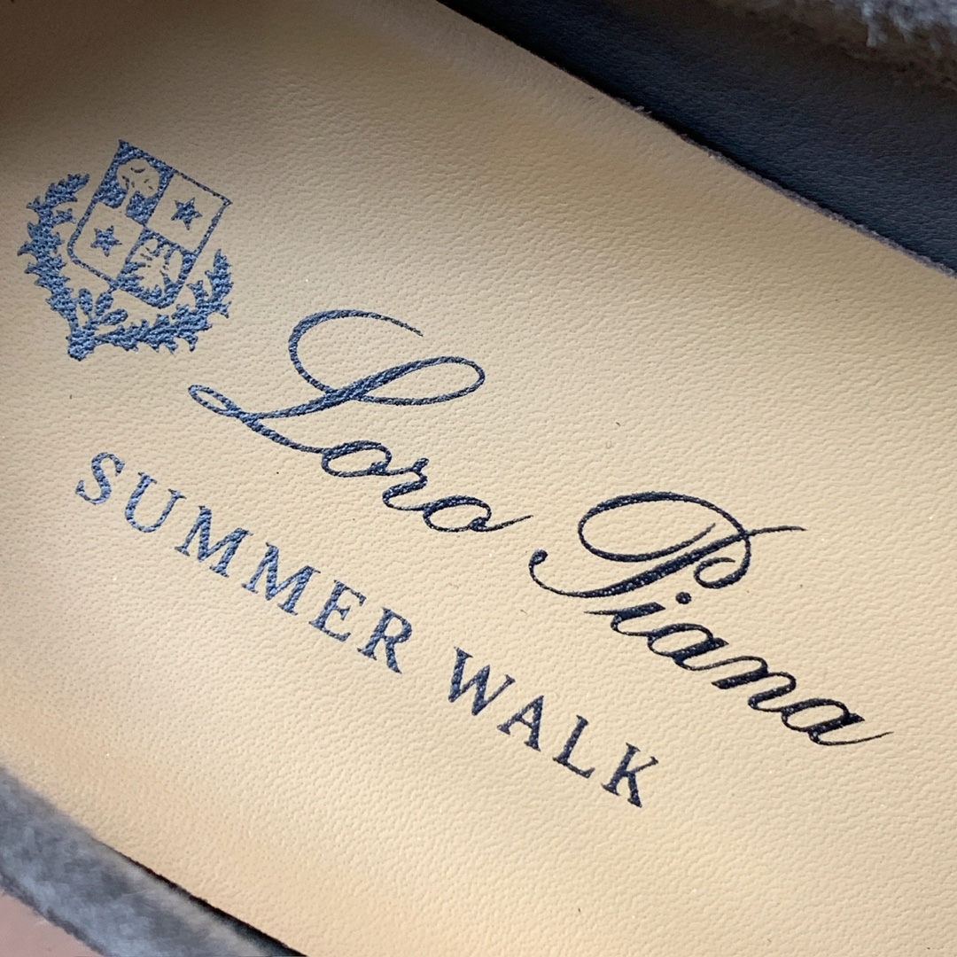 【Loro Piana】顶级版本锁边乐福鞋，原版一比一。品牌低调奢华柔软一贯纯色简约的设计风格。皮质柔软