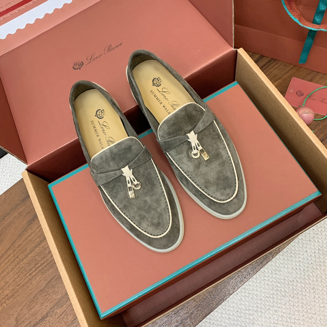 【Loro Piana】顶级版本锁边乐福鞋，原版一比一。品牌低调奢华柔软一贯纯色简约的设计风格。皮质柔软