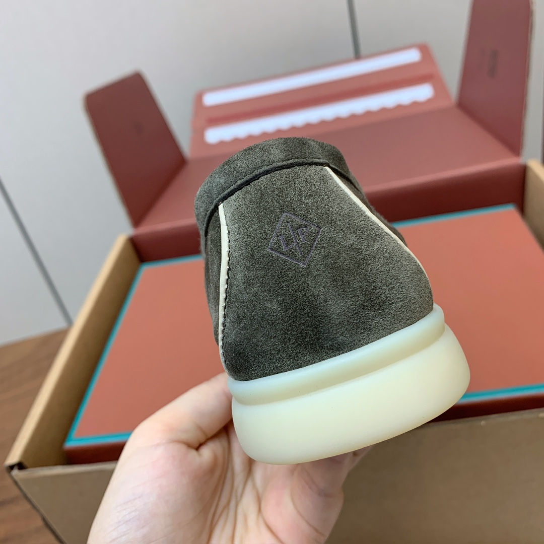 【Loro Piana】顶级版本锁边乐福鞋，原版一比一。品牌低调奢华柔软一贯纯色简约的设计风格。皮质柔软