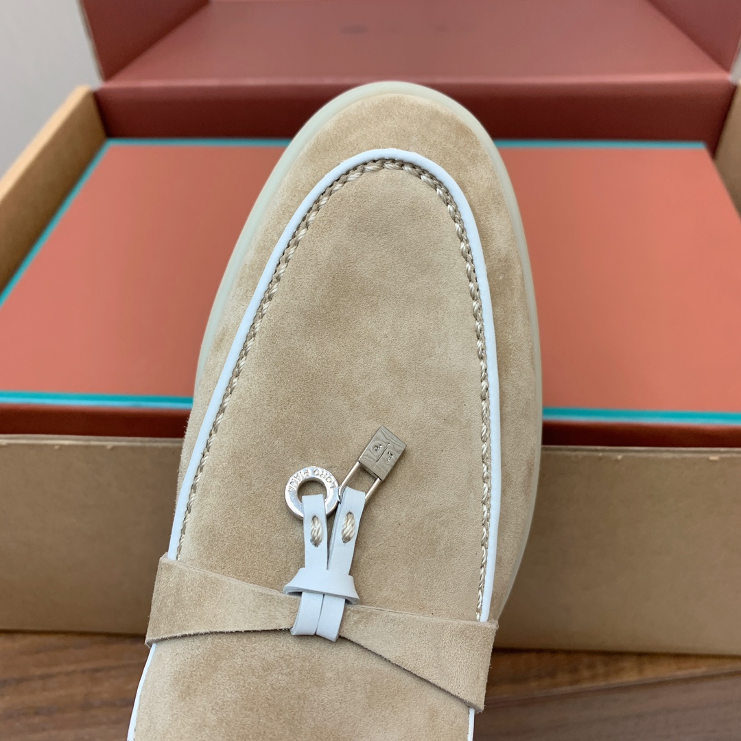 【Loro Piana】顶级版本锁边乐福鞋，原版一比一。品牌低调奢华柔软一贯纯色简约的设计风格。皮质柔软