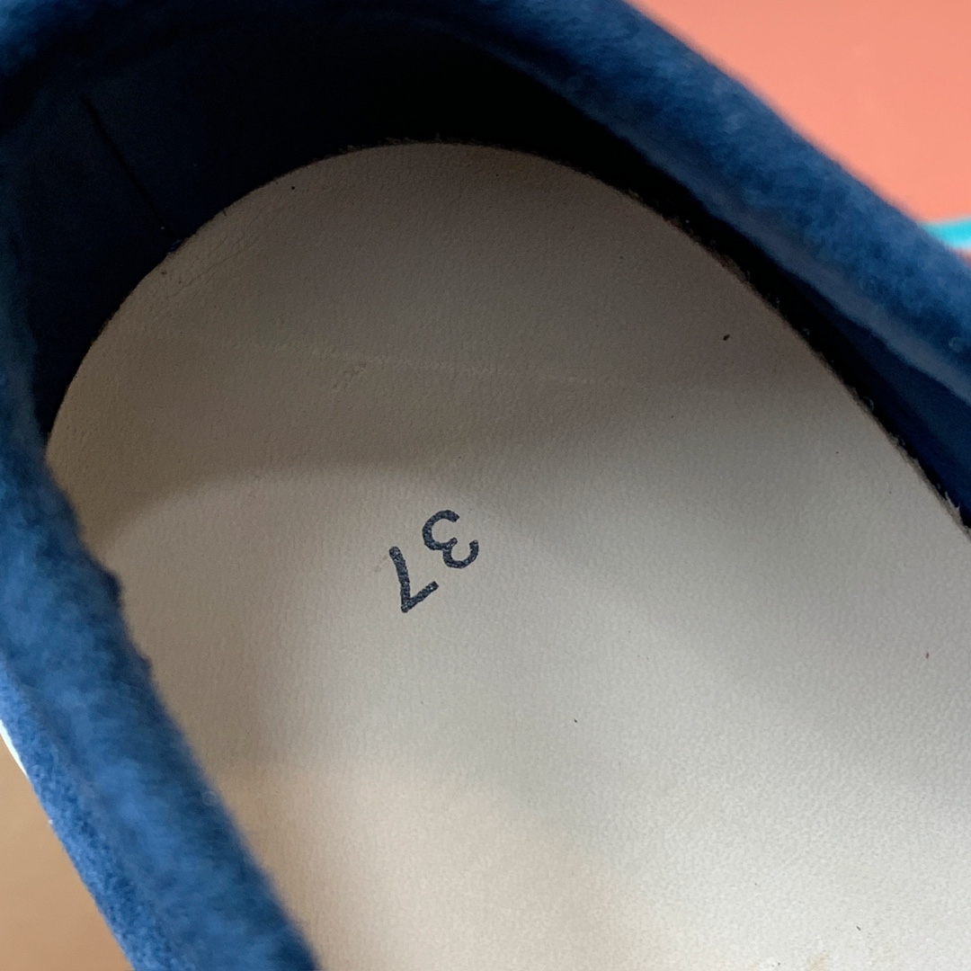 【Loro Piana】顶级版本锁边乐福鞋，原版一比一。品牌低调奢华柔软一贯纯色简约的设计风格。皮质柔软