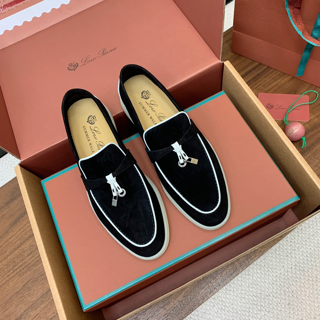 【Loro Piana】顶级版本锁边乐福鞋，原版一比一。品牌低调奢华柔软一贯纯色简约的设计风格。皮质柔软