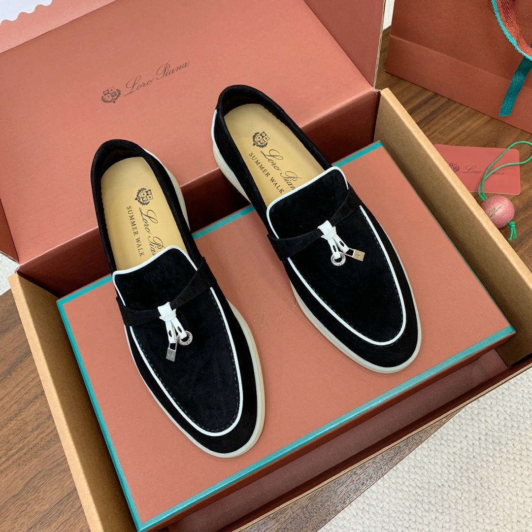 【Loro Piana】顶级版本锁边乐福鞋，原版一比一。品牌低调奢华柔软一贯纯色简约的设计风格。皮质柔软