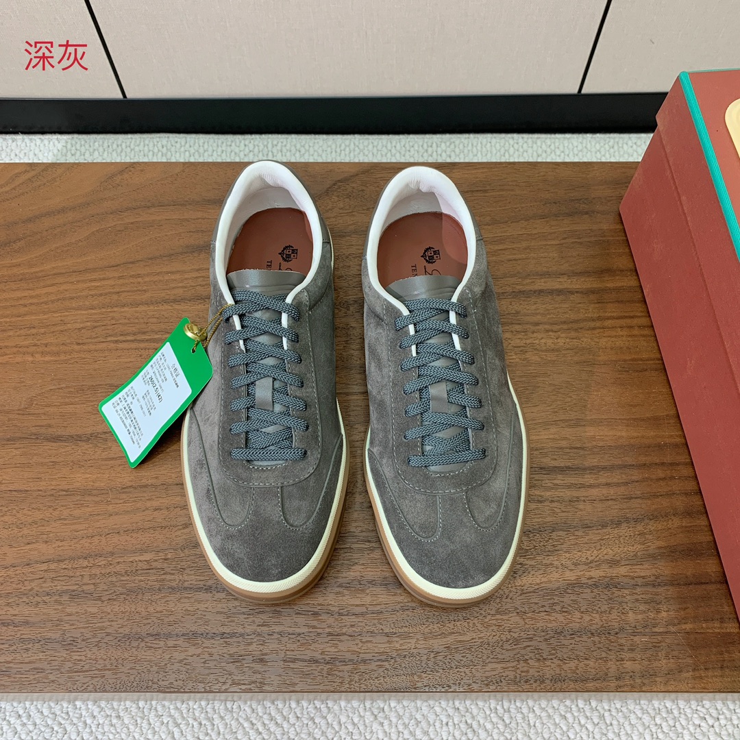 NO:616081,[Loro Piana] Men's moral training shoes. Simple and fashionable, with cow suede upper, sheepskin lining and feet. Imported wear-resistant rubber molded sole. Size 39-46 (45, 46 customization is non-refundable), casual shoes/sports shoes, loro piana, sneakers, sheepskin19860909【Loro Piana】男款德训鞋.简约时尚,鞋面采用牛反绒,羊皮内里及垫脚.进口耐磨橡胶成型底. 码数39-46（45、46定制不退换）,休闲鞋/运动鞋,loro piana,sneakers,sheepskin,Women's Shoes