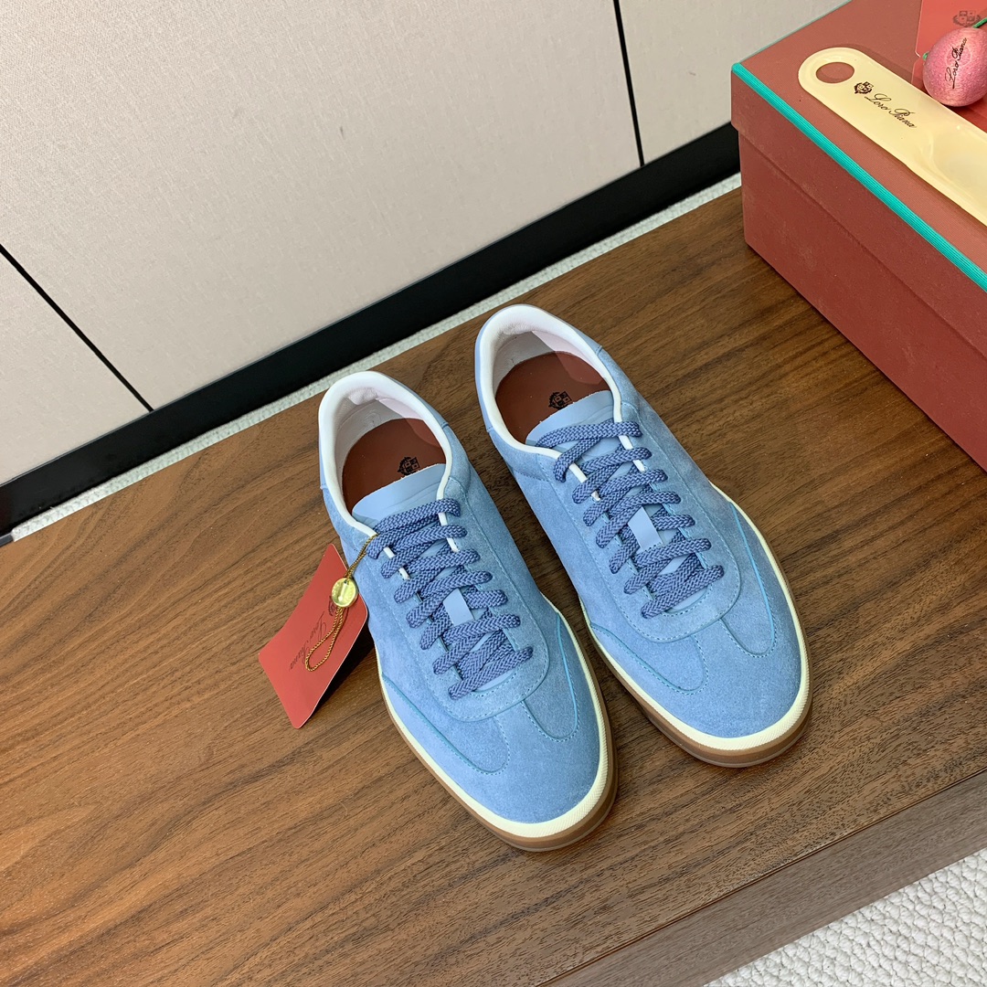 【Loro Piana】男款德训鞋。简约时尚，鞋面采用牛反绒，羊皮内里及垫脚。进口耐磨橡胶成型底。码数：