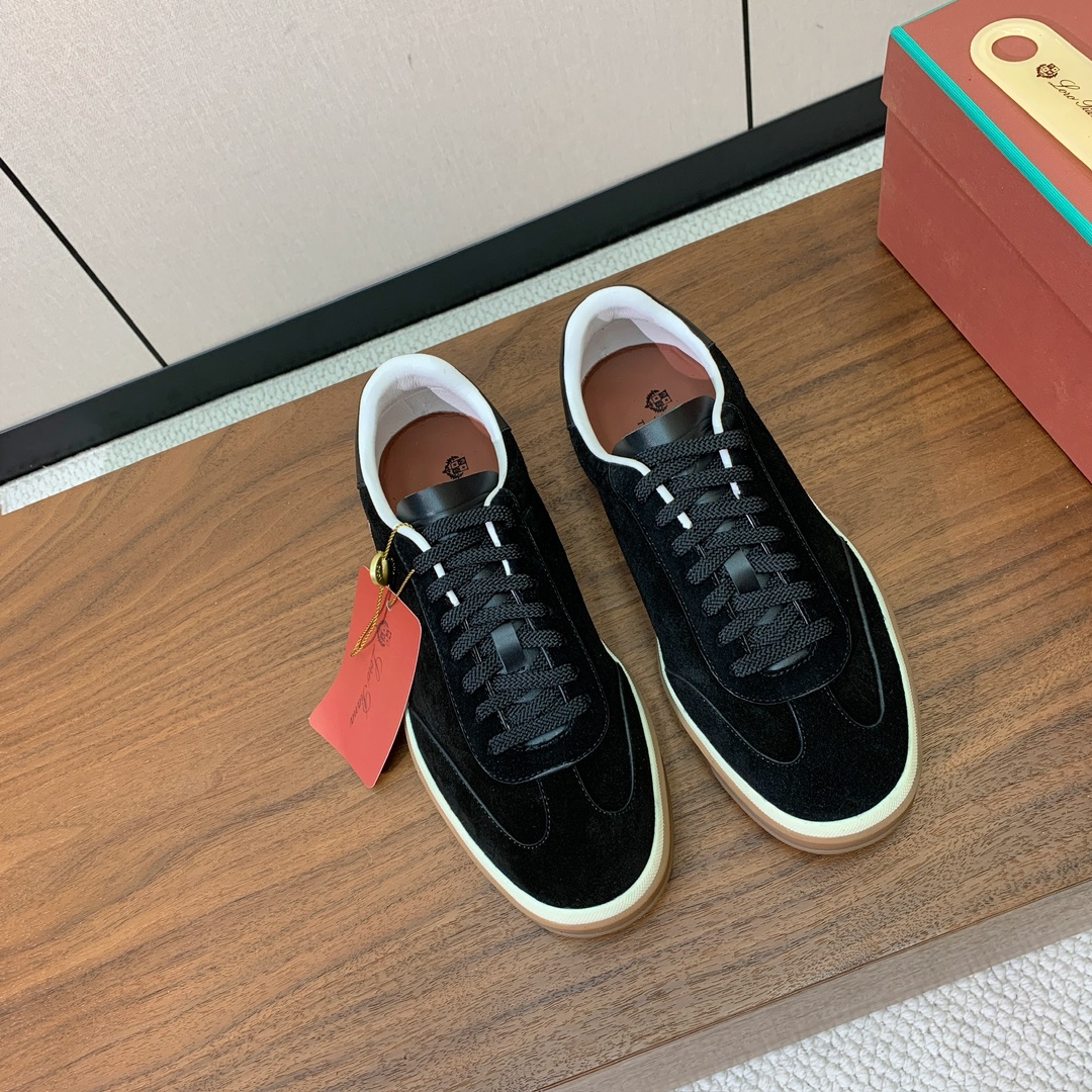 【Loro Piana】男款德训鞋。简约时尚，鞋面采用牛反绒，羊皮内里及垫脚。进口耐磨橡胶成型底。码数：