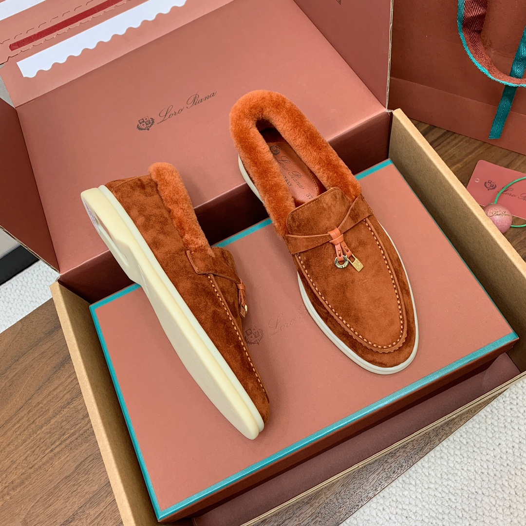 【Loro Piana】顶级版本羊毛里乐福鞋，原版一比一。品牌低调奢华柔软一贯纯色简约的设计风格。皮质柔