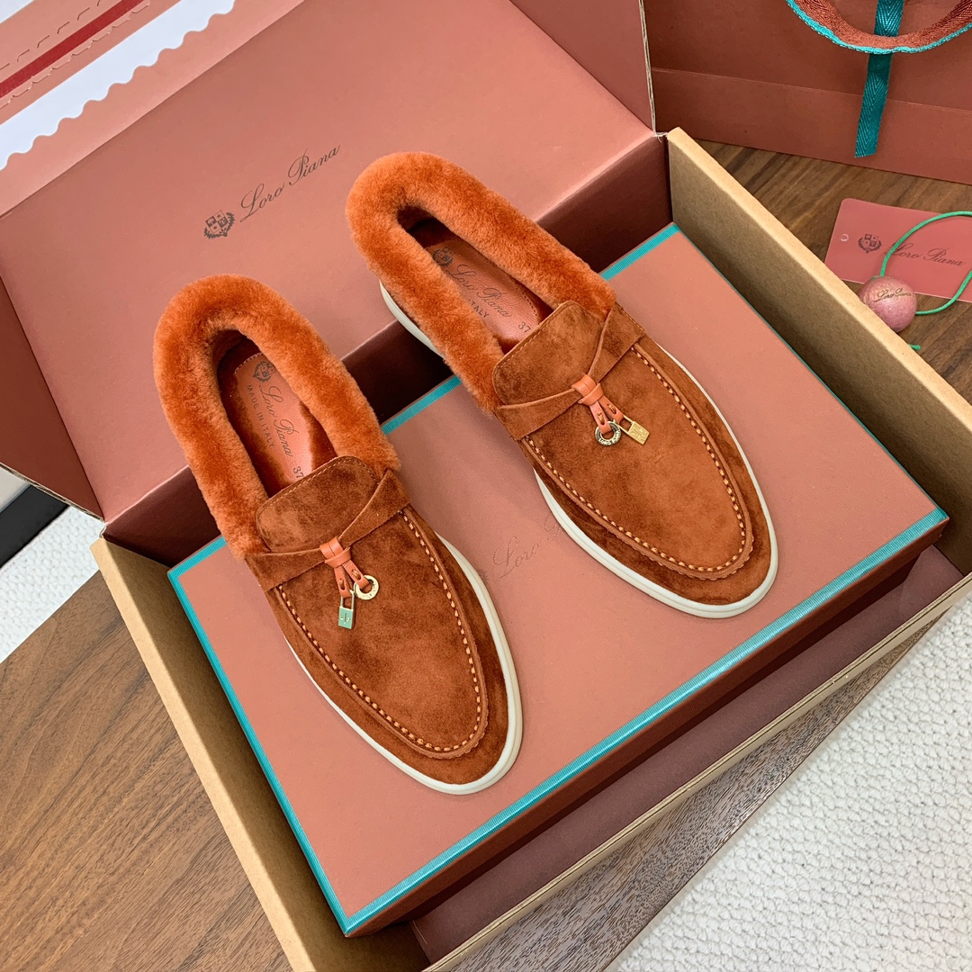 【Loro Piana】顶级版本羊毛里乐福鞋，原版一比一。品牌低调奢华柔软一贯纯色简约的设计风格。皮质柔