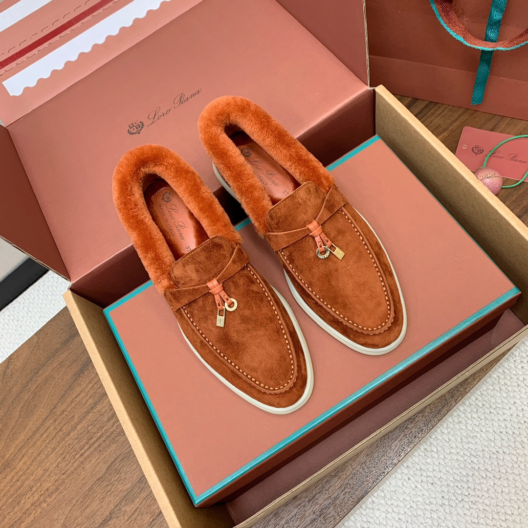 【Loro Piana】顶级版本羊毛里乐福鞋，原版一比一。品牌低调奢华柔软一贯纯色简约的设计风格。皮质柔