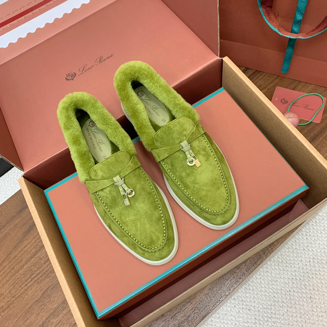 【Loro Piana】顶级版本羊毛里乐福鞋，原版一比一。品牌低调奢华柔软一贯纯色简约的设计风格。皮质柔