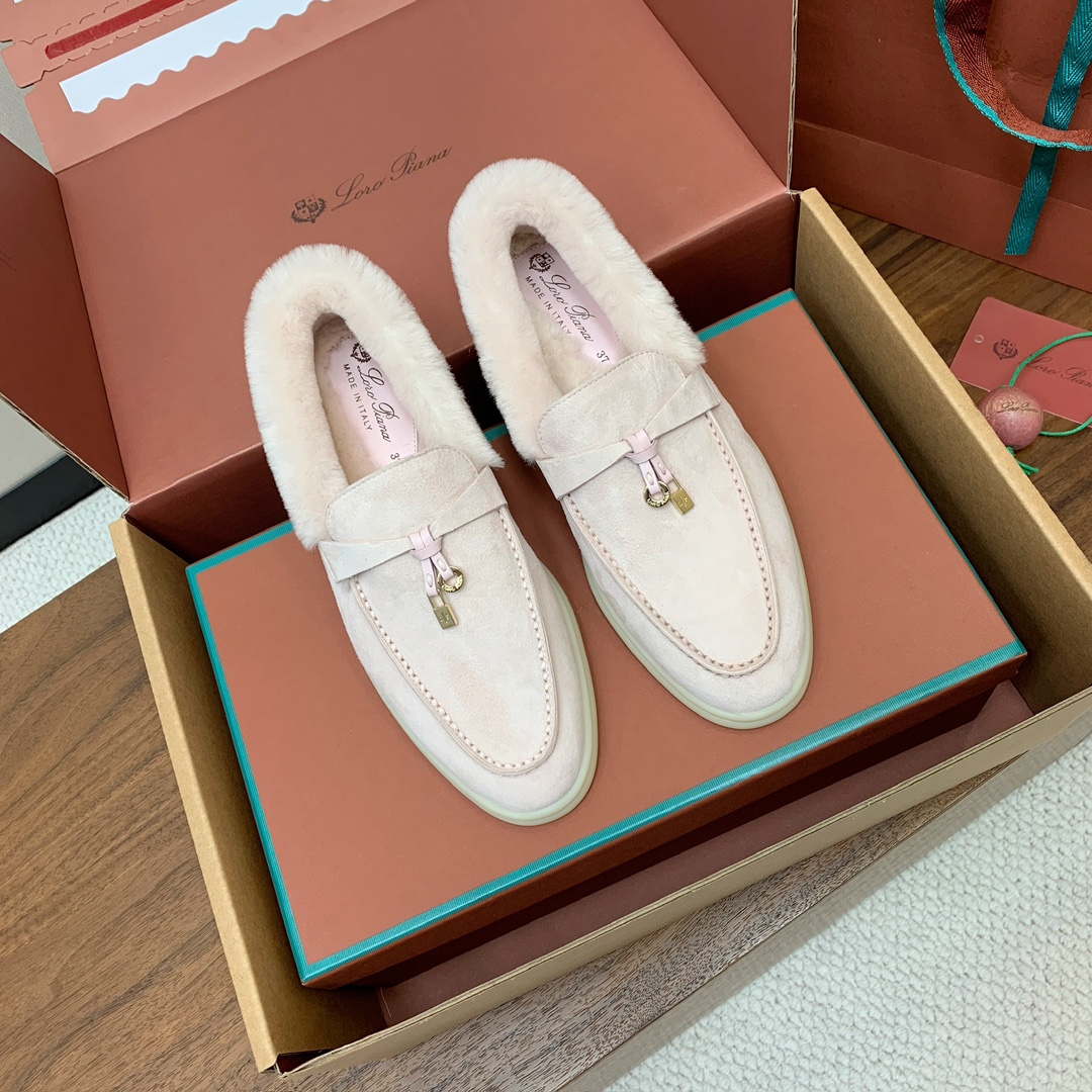 【Loro Piana】顶级版本羊毛里乐福鞋，原版一比一。品牌低调奢华柔软一贯纯色简约的设计风格。皮质柔