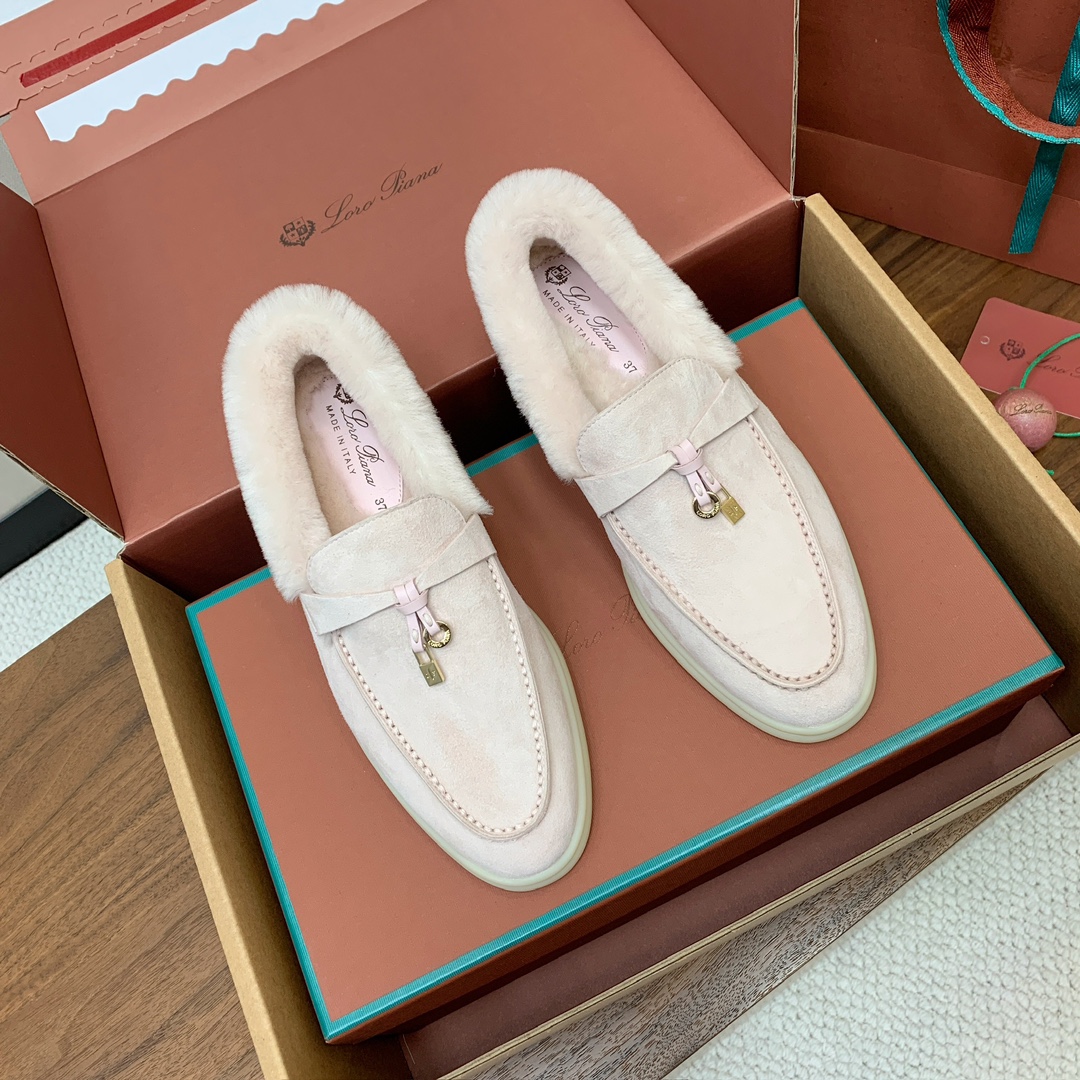 【Loro Piana】顶级版本羊毛里乐福鞋，原版一比一。品牌低调奢华柔软一贯纯色简约的设计风格。皮质柔