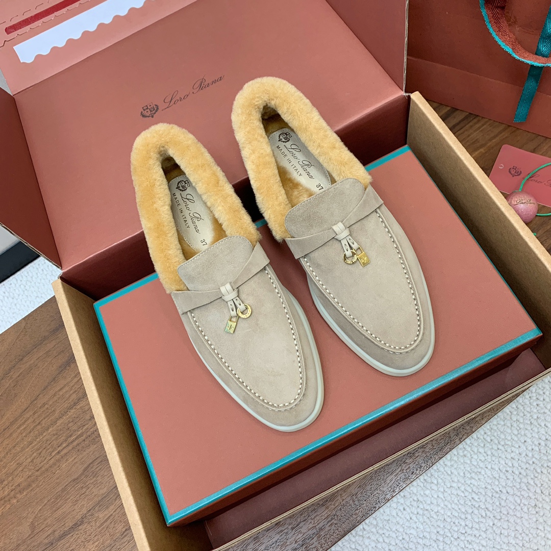 【Loro Piana】顶级版本羊毛里乐福鞋，原版一比一。品牌低调奢华柔软一贯纯色简约的设计风格。皮质柔