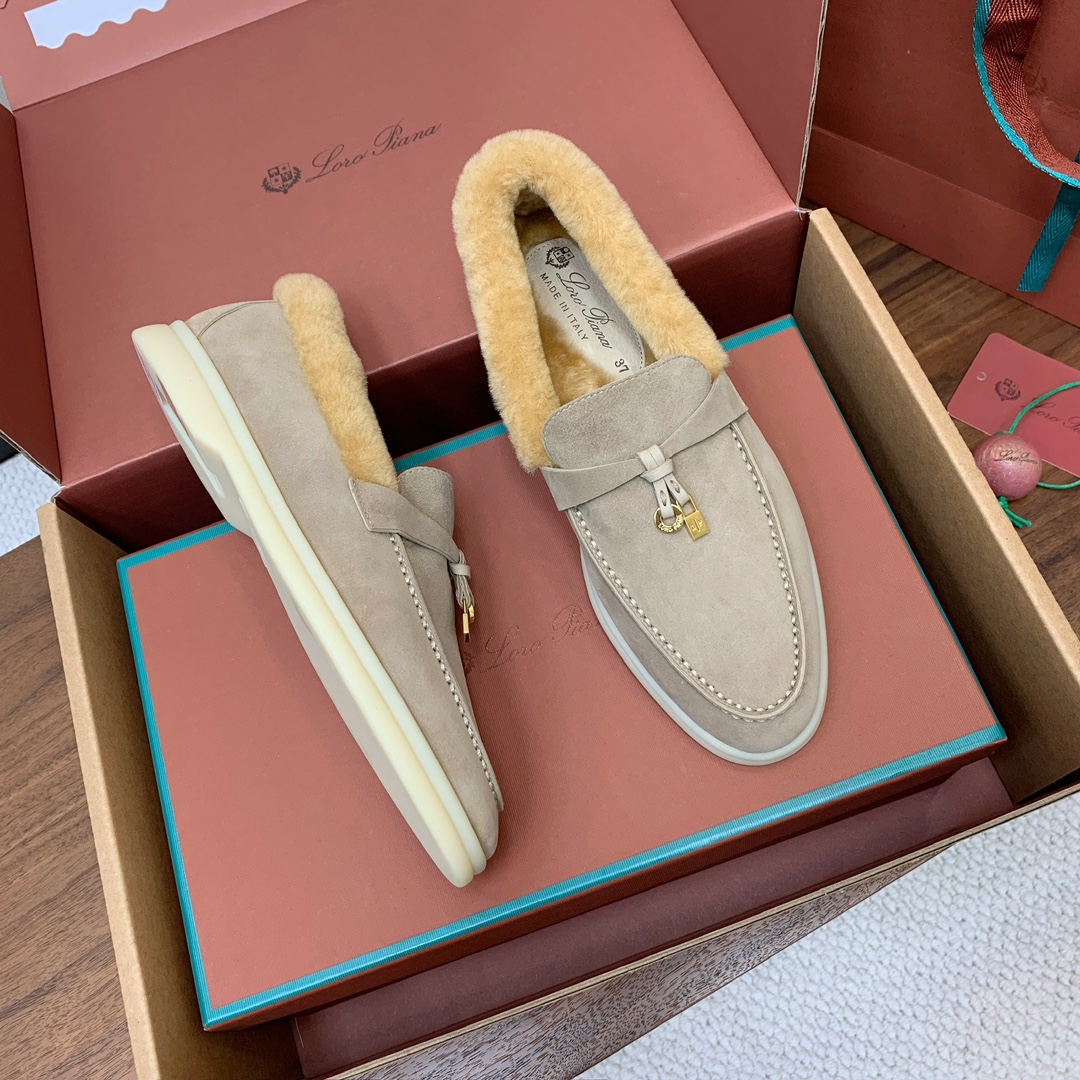 【Loro Piana】顶级版本羊毛里乐福鞋，原版一比一。品牌低调奢华柔软一贯纯色简约的设计风格。皮质柔