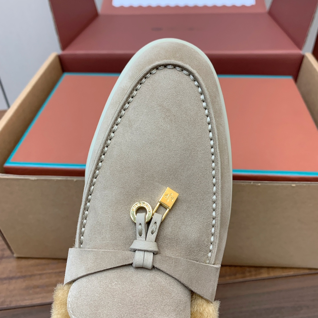 【Loro Piana】顶级版本羊毛里乐福鞋，原版一比一。品牌低调奢华柔软一贯纯色简约的设计风格。皮质柔