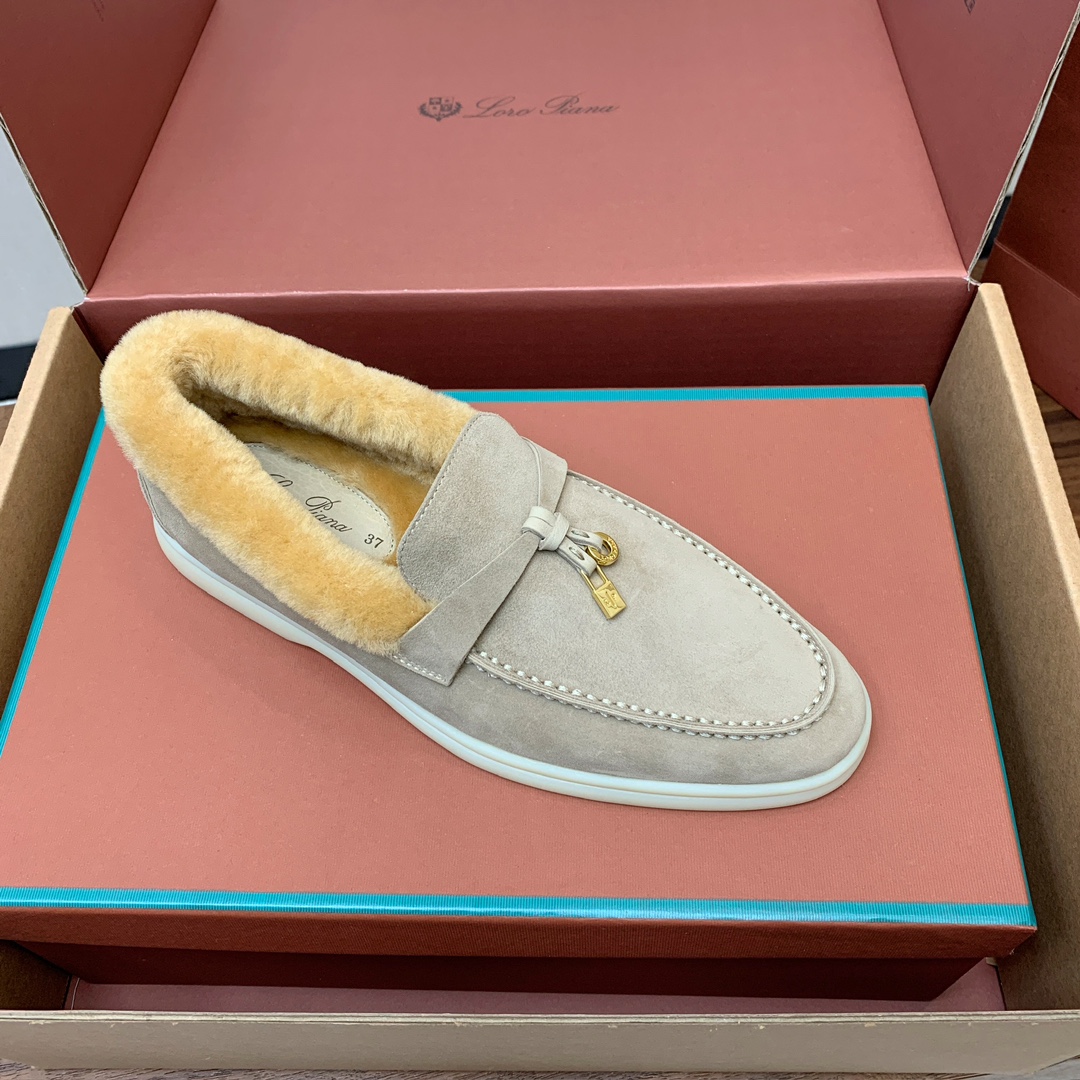 【Loro Piana】顶级版本羊毛里乐福鞋，原版一比一。品牌低调奢华柔软一贯纯色简约的设计风格。皮质柔